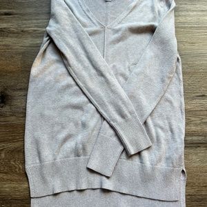 Old Navy Cream V-neck tunic